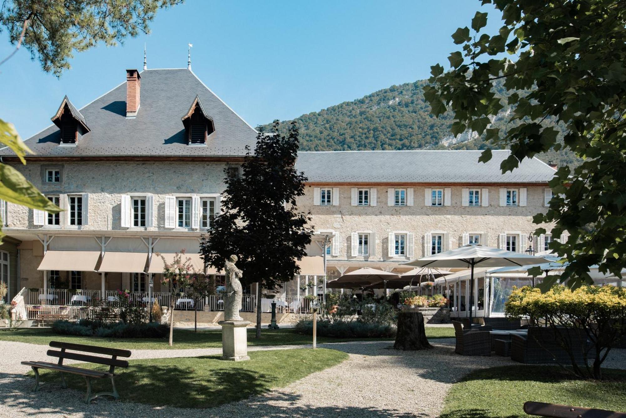 Château des Comtes de Challes Challes-les-Eaux Exterior foto